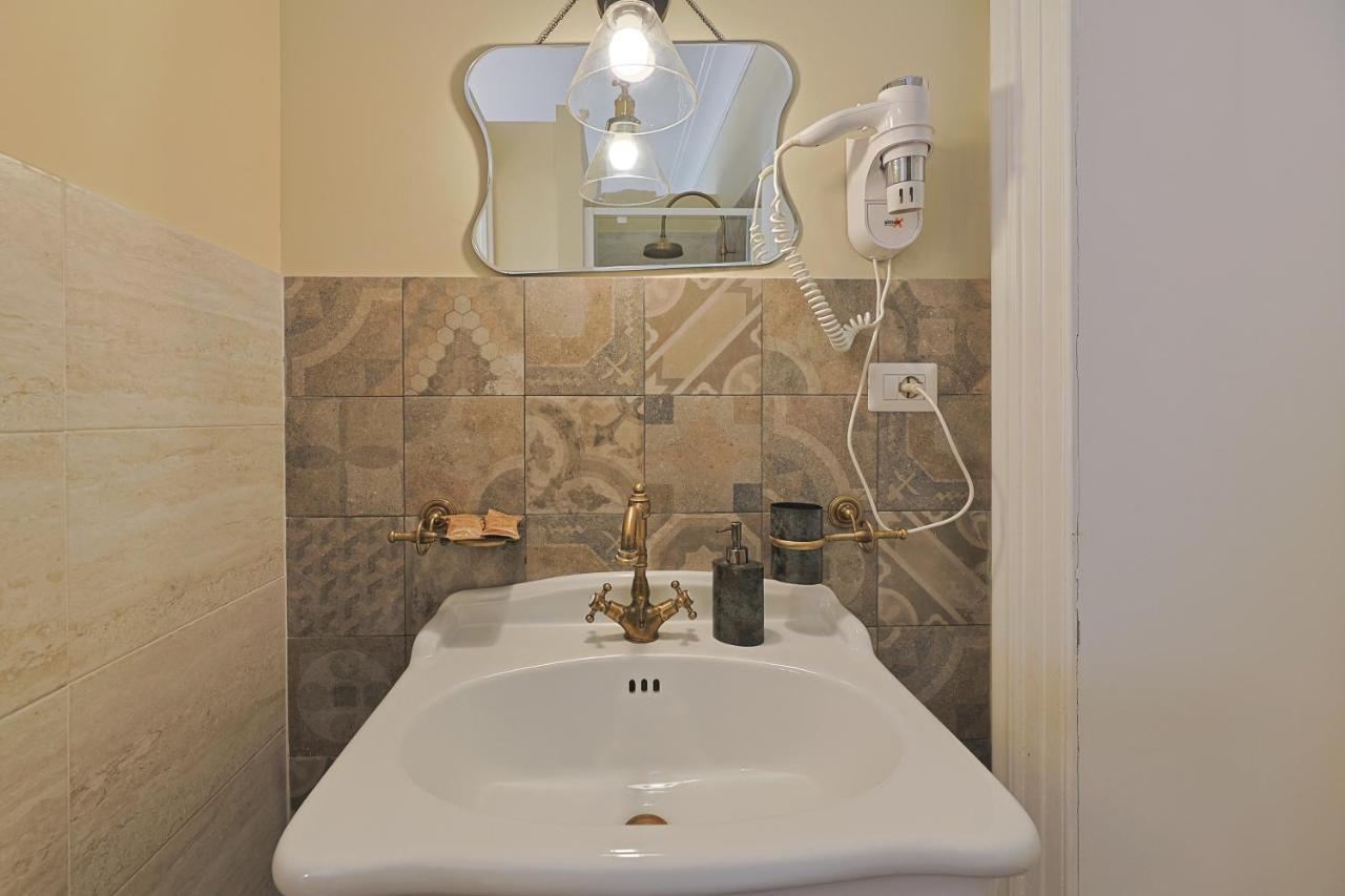 Art House Suites56 Via Del Babuino 56 Róma Kültér fotó